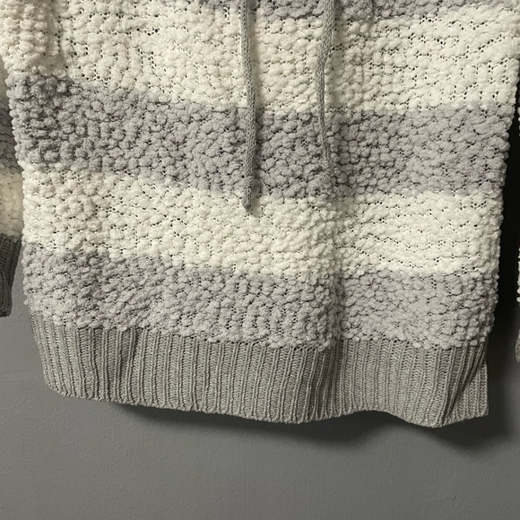 NWT Miracle Popcorn Chenille White/Gray Colorblock Sweater Hoodie. Size M/L - Picture 4 of 8